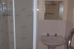 Inn Place, Skegness - Bathroom