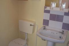 Inn Place, Skegness - Bathroom